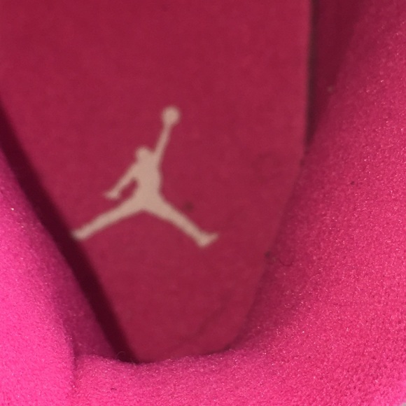 Air Jordan 12 Valentine's Day Vivid Pink - Picture 13 of 15